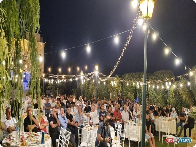 ארוחה משותפת לכל הנוכחים בסיום המשחק